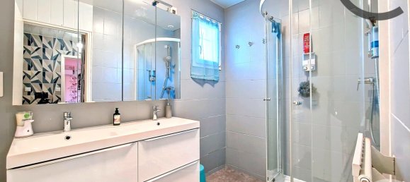 Villa de 3 dormitorios en Saint-Julien-les-Villas, France No. 81259 8