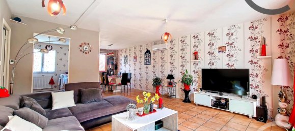 Villa de 3 dormitorios en Saint-Julien-les-Villas, France No. 81259 3