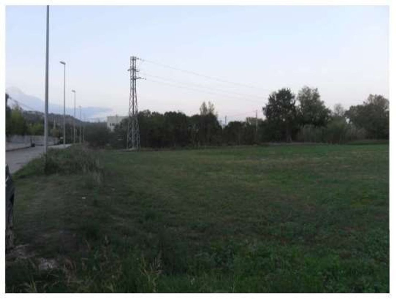 Terrain à Rosciano, Italy No. 376184