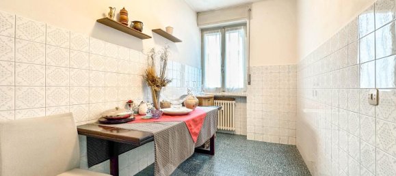 2-salle Appartement à Borgosesia, Italy No. 238187 20