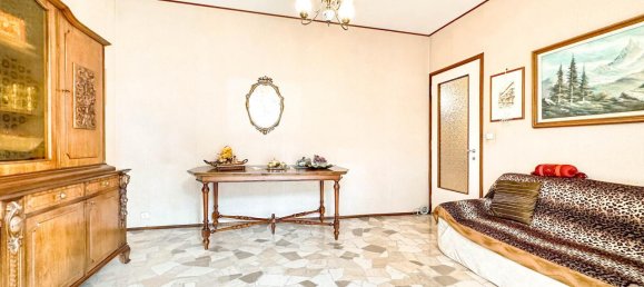2-salle Appartement à Borgosesia, Italy No. 238187 41