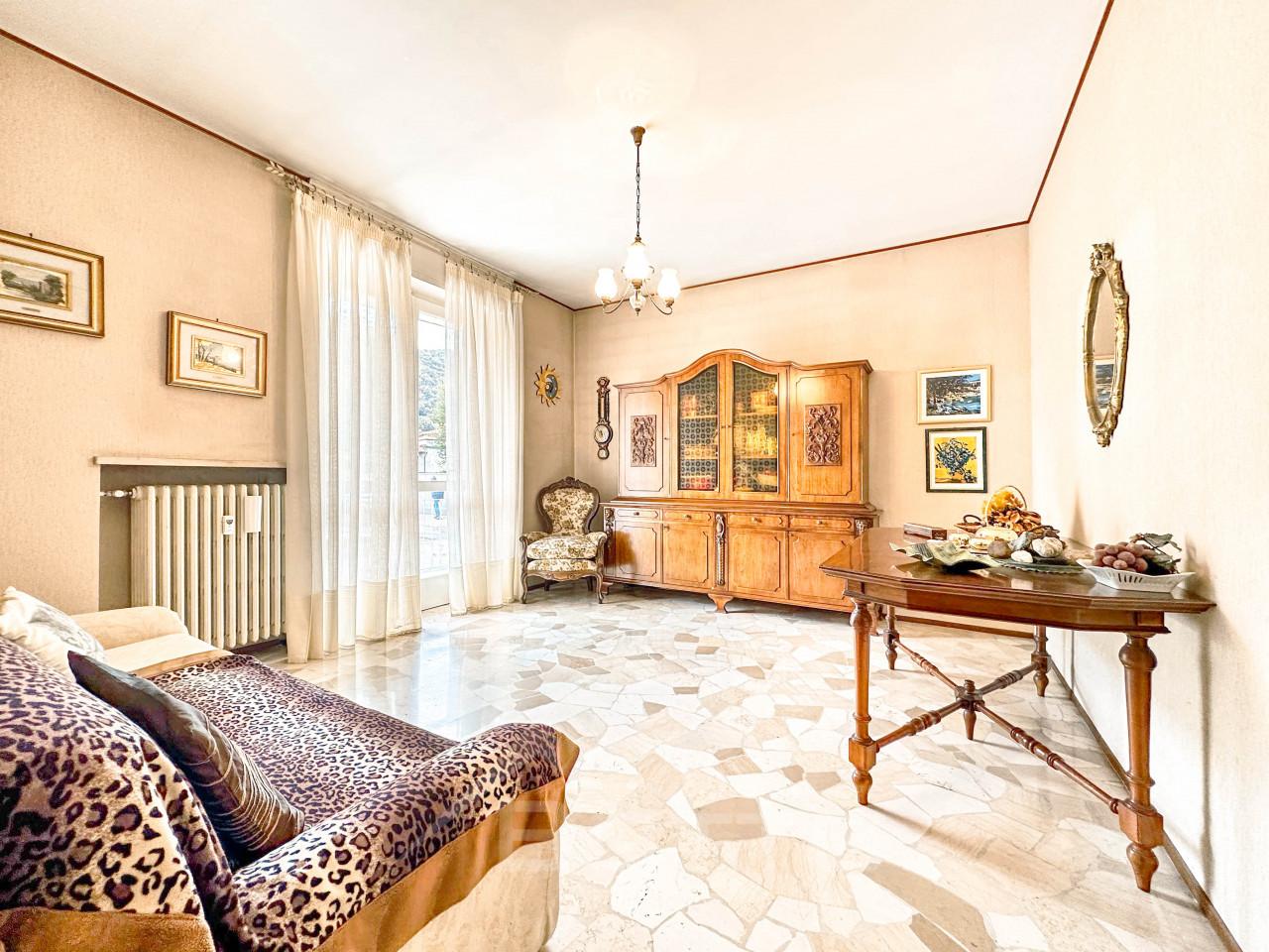 Apartamento de 2 habitaciónes en Borgosesia, Italy No. 238187