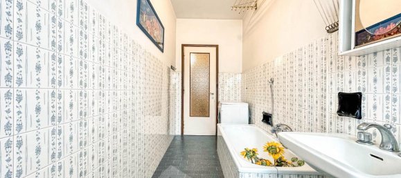 2-salle Appartement à Borgosesia, Italy No. 238187 64