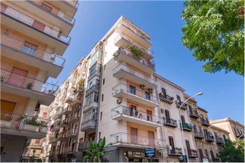 1 room Garage in Palermo, Italy No. 280102
