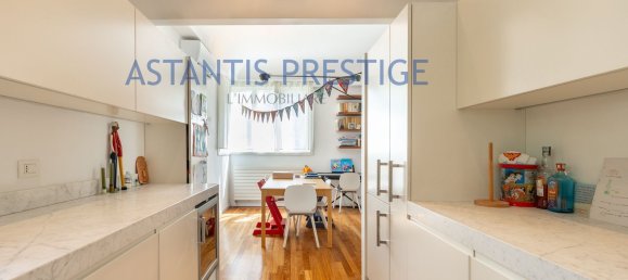 4 bedrooms Apartment in Milan, Italy No. 362666 4