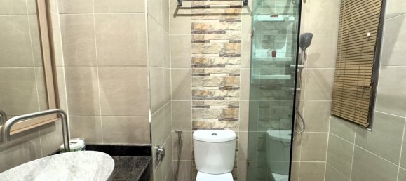 Studio in the Condo in Pattaya, Thailand No. 27488 12