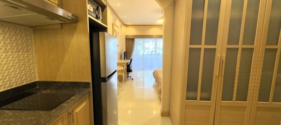 Studio in the Condo in Pattaya, Thailand No. 27488 11
