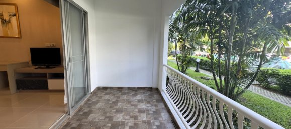 Studio in the Condo in Pattaya, Thailand No. 27488 3