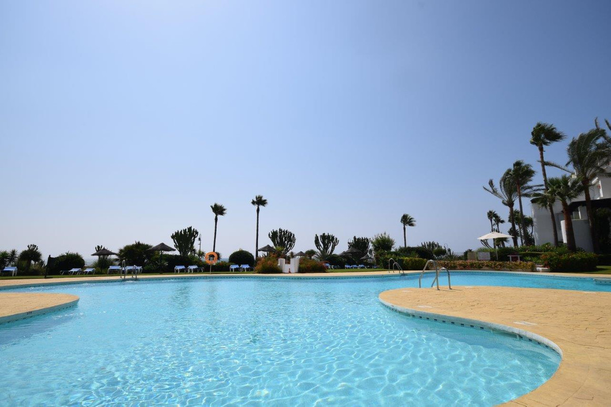 Квартира с 3 спальнями в Эстепона, Испания № 37846