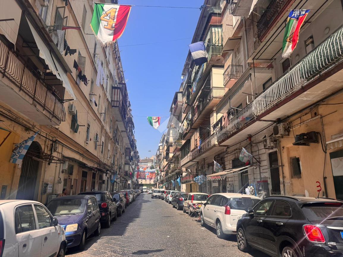 2 rooms Apartment in Naples, Italy No. 104114