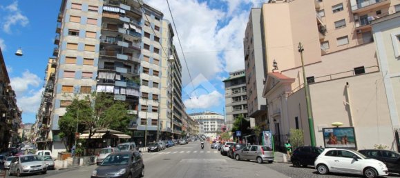 2 rooms Apartment in Naples, Italy No. 104114 3