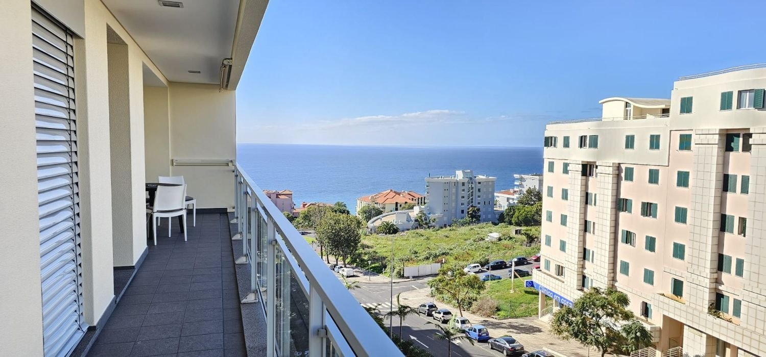3 bedrooms Apartment in Funchal, Portugal No. 113112