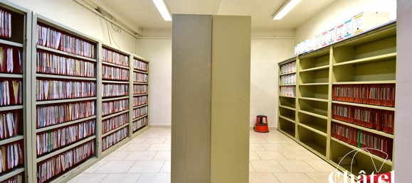 6-salle Bâtiment à Senlis, France No. 81149 2