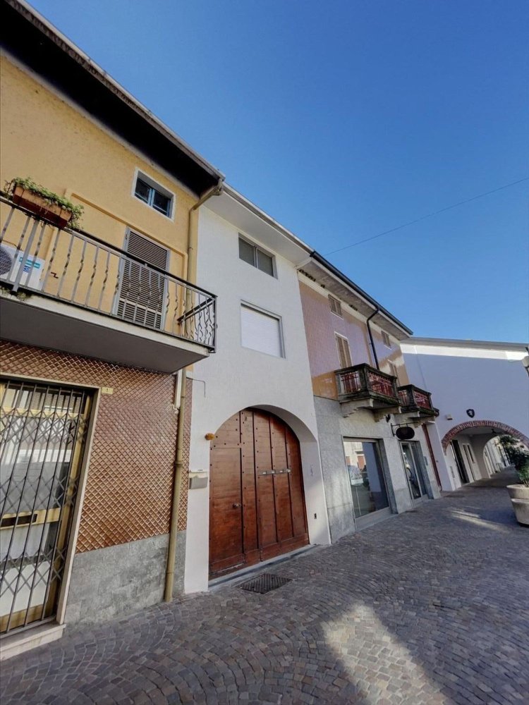 2 bedrooms House in Biandrate, Italy No. 403423