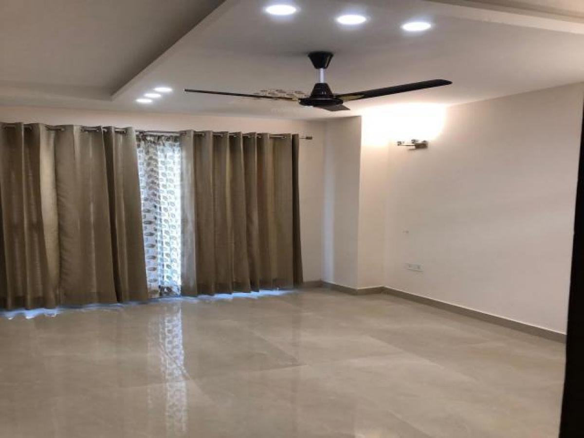 4 bedrooms House in Gurgaon, India No. 26738