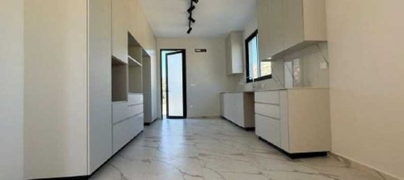 3 chambres Propriété commerciale à Agios Tychonas, Cyprus No. 80619 5