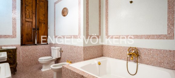 3 bedrooms Apartment in Florence, Italy No. 131933 33