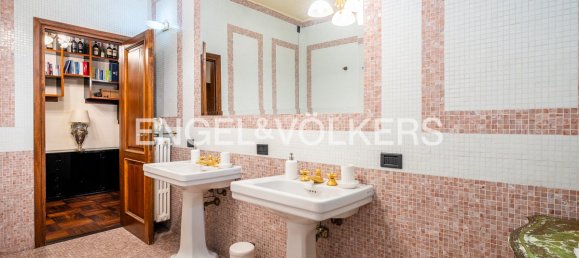 3 bedrooms Apartment in Florence, Italy No. 131933 34
