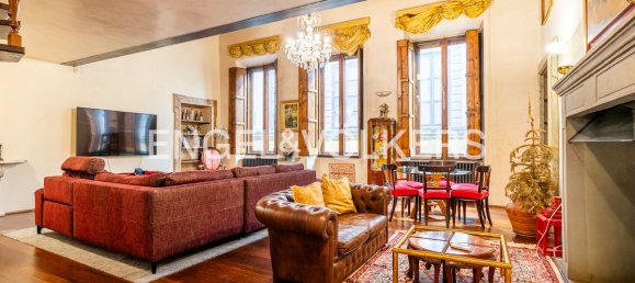 3 bedrooms Apartment in Florence, Italy No. 131933 8