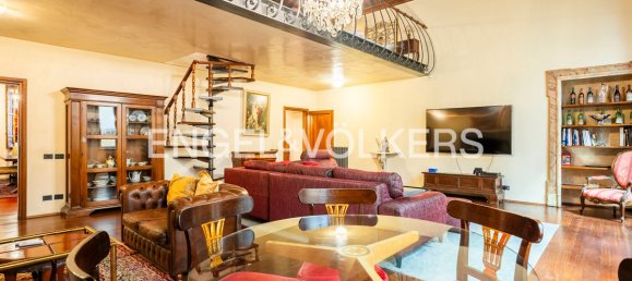 3 bedrooms Apartment in Florence, Italy No. 131933 7