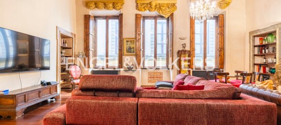 3 bedrooms Apartment in Florence, Italy No. 131933 9