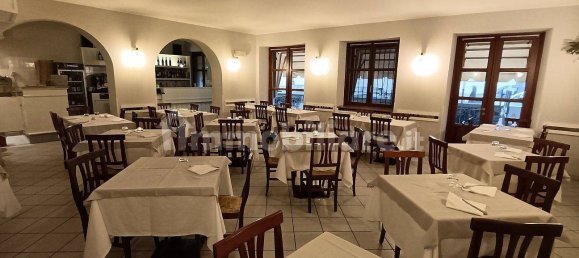 Imóvel comercial de 5 divisões em Savigliano, Italy N.º 53266 6