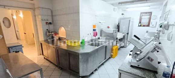 Imóvel comercial de 5 divisões em Savigliano, Italy N.º 53266 13