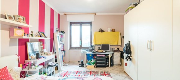 Квартира с 4 комнатами в Бра, Италия № 93011 27