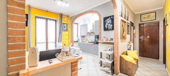 Квартира с 4 комнатами в Бра, Италия № 93011 3