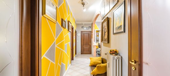 Квартира с 4 комнатами в Бра, Италия № 93011 5