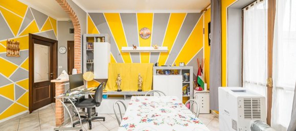 Квартира с 4 комнатами в Бра, Италия № 93011 16