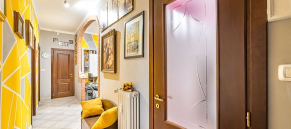 Квартира с 4 комнатами в Бра, Италия № 93011 6