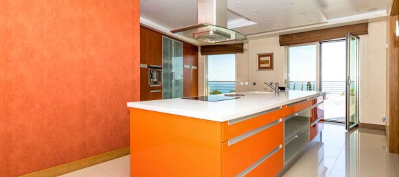 4 bedrooms Villa in Albufeira, Portugal No. 25680 3