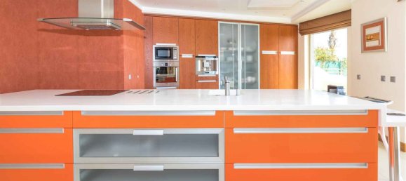 4 bedrooms Villa in Albufeira, Portugal No. 25680 2