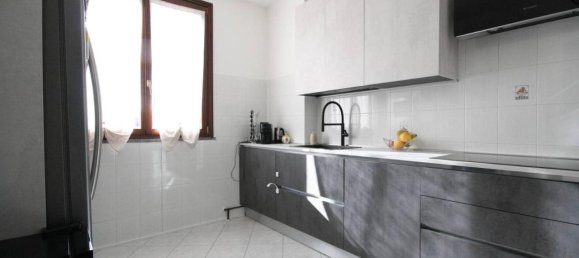 2-salle Penthouse à Senago, Italy No. 37535 9