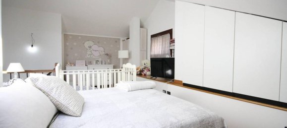2-salle Penthouse à Senago, Italy No. 37535 12
