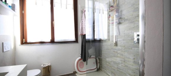 2-salle Penthouse à Senago, Italy No. 37535 16