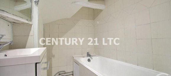 1 bedroom Apartment in Charenton-le-Pont, France No. 142119 4