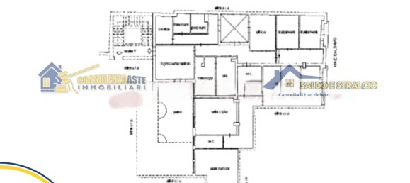 312m² Commercial property in Latiano, Italy No. 381333 21