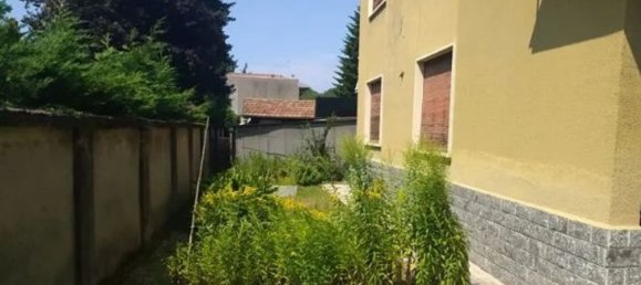 Casa de 4 habitaciónes en Fagnano Olona, Italy No. 3165 17