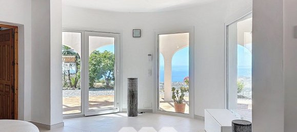 3 bedrooms House in Arenas, Spain No. 131051 6