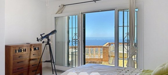 3 bedrooms House in Arenas, Spain No. 131051 24