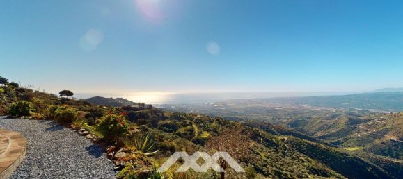 3 bedrooms House in Arenas, Spain No. 131051 3