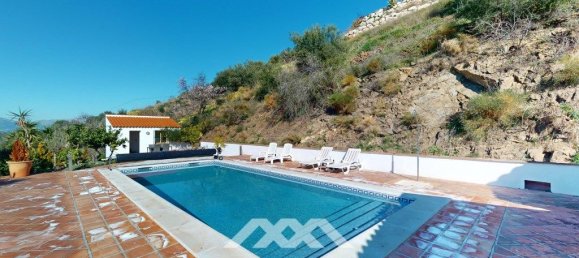 3 bedrooms House in Arenas, Spain No. 131051 49