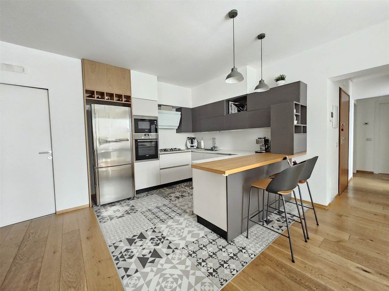 5 rooms Apartment in Altamura, Italy No. 211129