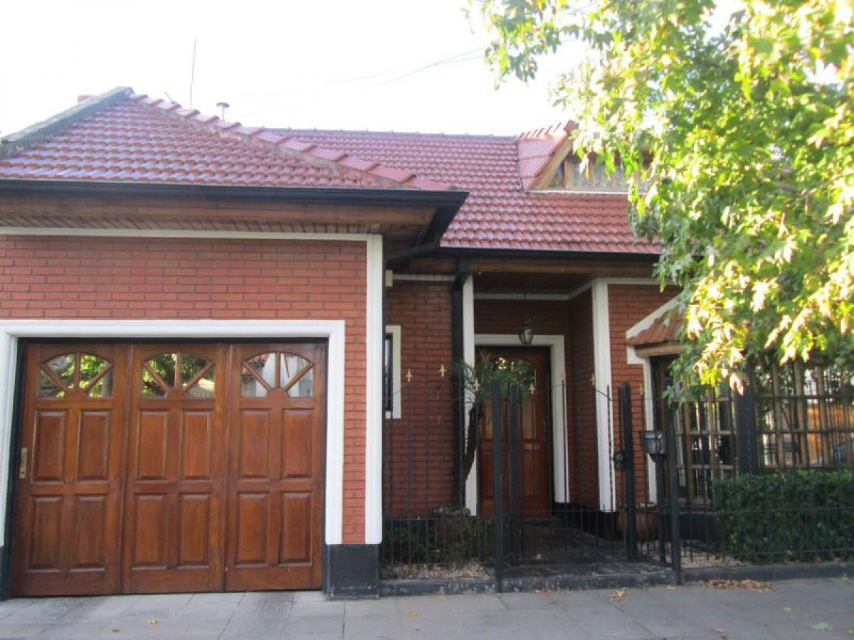 4 chambres Maison à Moron, Argentina No. 18415