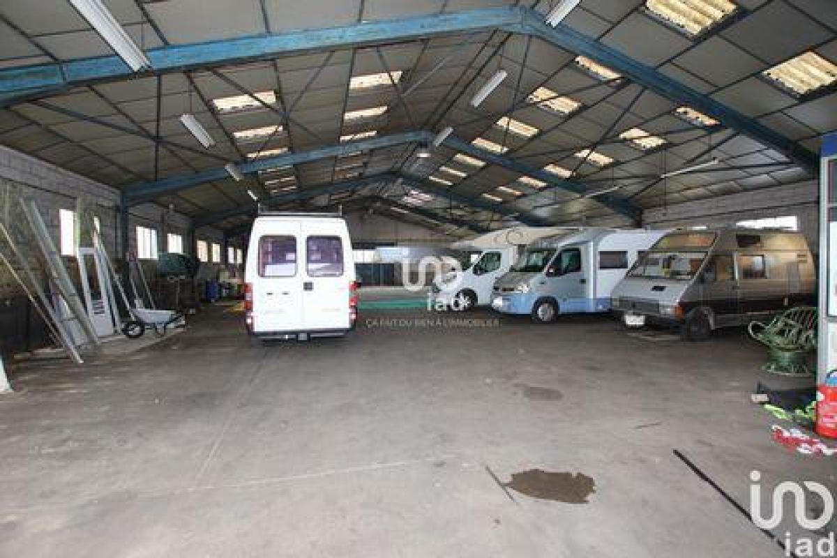 Magasin à Flixecourt, France 560m² No. 18566