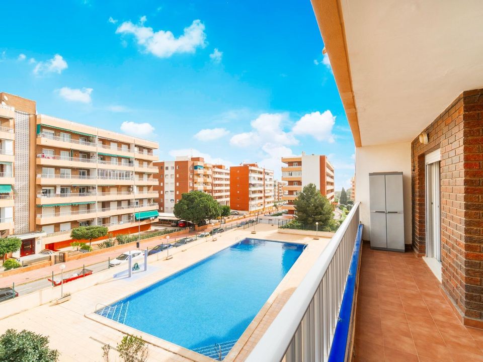 Apartamento de 2 dormitorios en Torrevieja, Spain No. 179546