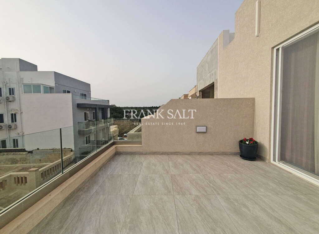 3 bedrooms Penthouse in Mgarr, Malta No. 7619