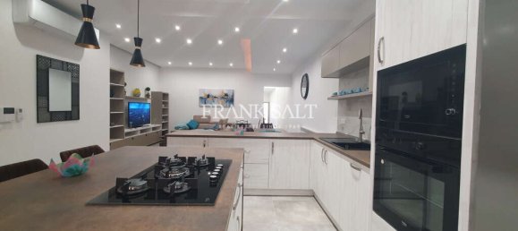 3 bedrooms Penthouse in Mgarr, Malta No. 7619 7